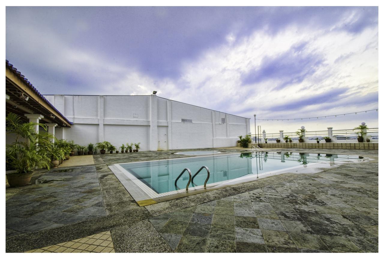 Prime City Express Hotel Kluang Buitenkant foto